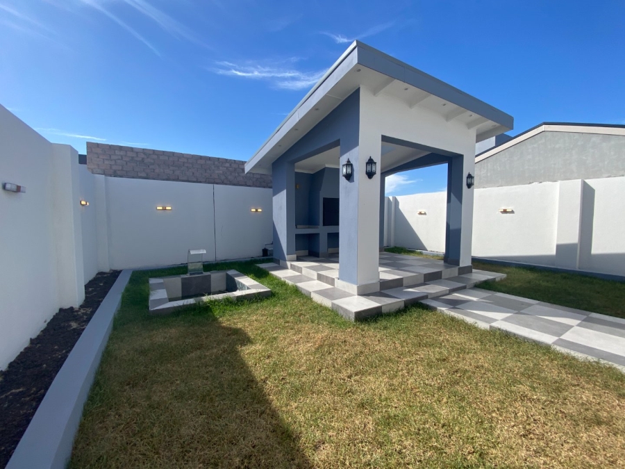4 Bedroom Property for Sale in Sandown Western Cape